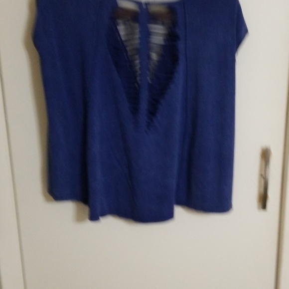 Top - Picture 4 of 5